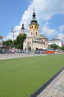 Námestie SNP v Banskej Bystrici so žľabmi HAURATON